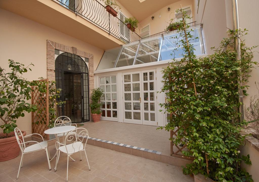 Cas'E Charming House Hotel Caserta Exterior foto